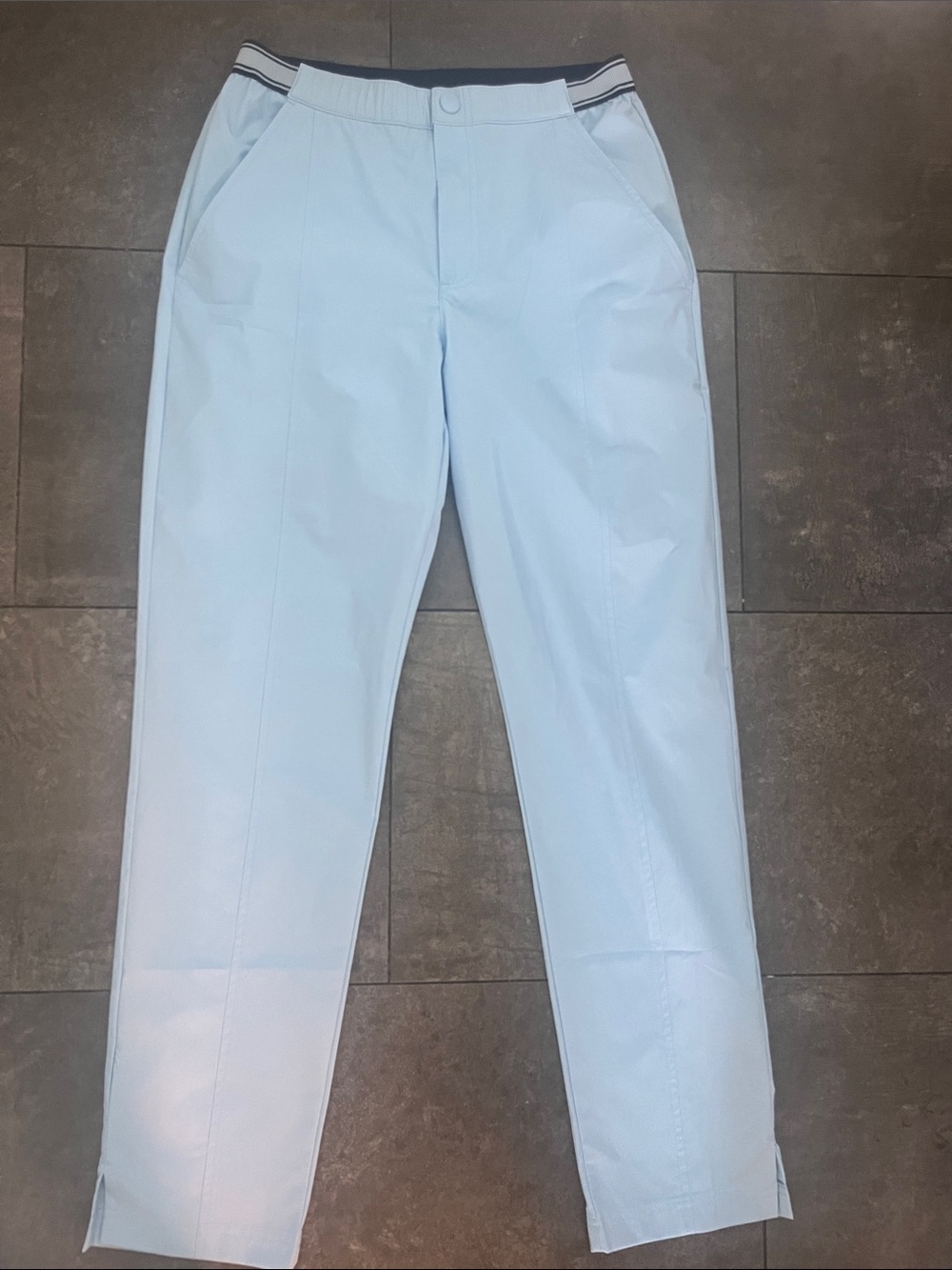 Vineyard Vines Jake SMS Golf Core pants with Blue Stretch Striped Waistband